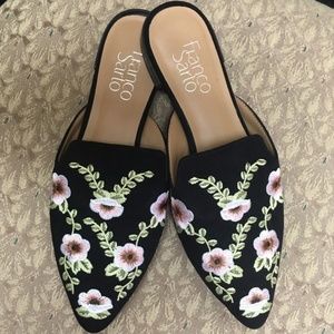 Black Mules embroidered Sz 6M Franco Sarto LikeNew